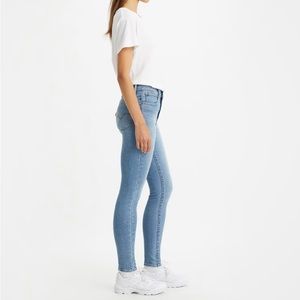Levi’s 28 high rise super skinny Jean